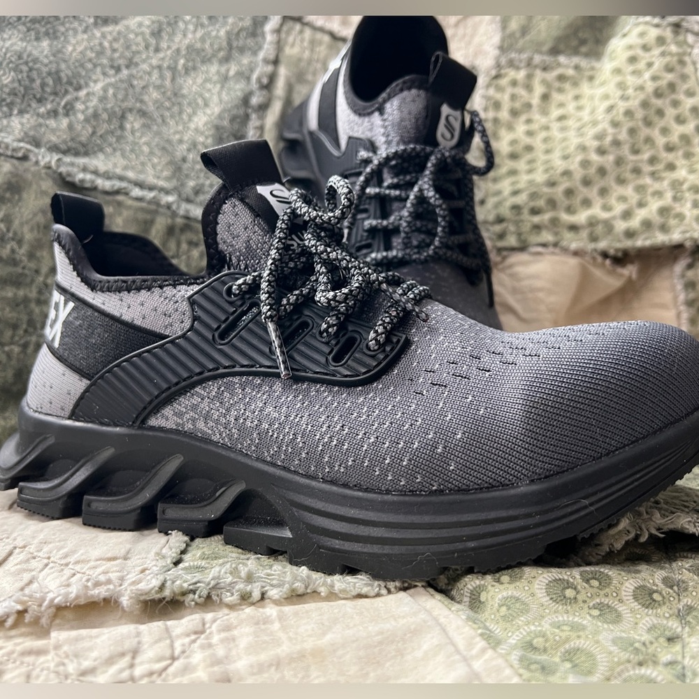 Suadex sneakers, rubber sole, breathable mesh fabric, grey and black